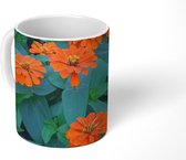 Mok - Oranje zinnia bloemen met groene bladeren - 350 ML - Beker