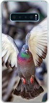 Geschikt voor Samsung Galaxy S10 Lite hoesje - Close-up van een opvliegende duif - Siliconen Telefoonhoesje