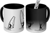 Magische Mok - Foto op Warmte Mok - vier poses tijdens het windsurfen - zwart wit - 350 ML