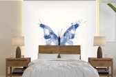Behang - Fotobehang een blauwe vlinder - Breedte 220 cm x hoogte 220 cm