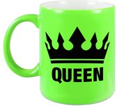 1x Cadeau Queen beker / mok -  fluor neon groen met zwarte bedrukking - 300 ml keramiek - neon groene bekers