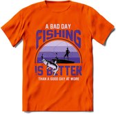 A Bad Day Fishing - Vissen T-Shirt | Paars | Grappig Verjaardag Vis Hobby Cadeau Shirt | Dames - Heren - Unisex | Tshirt Hengelsport Kleding Kado - Oranje - 3XL