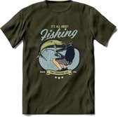 Fishing - Vissen T-Shirt | Grappig Verjaardag Vis Hobby Cadeau Shirt | Dames - Heren - Unisex | Tshirt Hengelsport Kleding Kado - Leger Groen - S