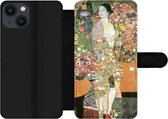Bookcase Geschikt voor iPhone 13 telefoonhoesje - Danseres - Gustav Klimt - Met vakjes - Wallet case met magneetsluiting