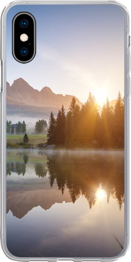 iPhone X - Zonsopgang bij het meer Lago di in Italië Siliconen... | bol.com