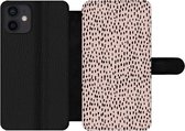 Bookcase Geschikt voor iPhone 12 Mini telefoonhoesje - Stippen - Roze - Zwart - Met vakjes - Wallet case met magneetsluiting