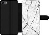 Bookcase Geschikt voor iPhone 8 telefoonhoesje - Marmer print - Zwart - Wit - Met vakjes - Wallet case met magneetsluiting