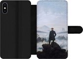 Bookcase Geschikt voor iPhone X telefoonhoesje - De zwerver boven de zee van mist - Caspar David Friedrich - Kunstwerk - Met vakjes - Wallet case met magneetsluiting