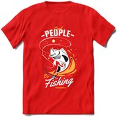 Cool People Do Fishing - Vissen T-Shirt | Geel | Grappig Verjaardag Vis Hobby Cadeau Shirt | Dames - Heren - Unisex | Tshirt Hengelsport Kleding Kado - Rood - XL