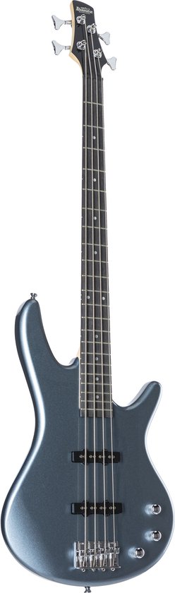 Een blauwe Ibanez basgitaar in metallic lak, gezien vanuit een hoek, op een grijze achtergrond.