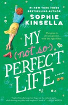 Boekcover van 'My Not So Perfect Life' van Sophie Kinsella, met een vrouw op een grasveld, #1 New York Times bestseller.