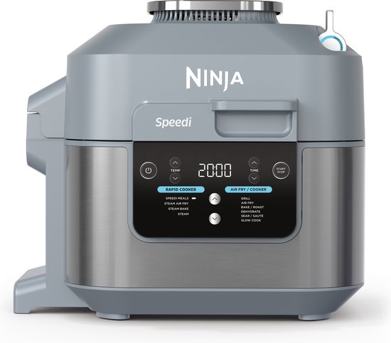 Grijze Ninja Speedi Rapid Cooker met digitaal display. Toont '20:00' en kookfuncties.