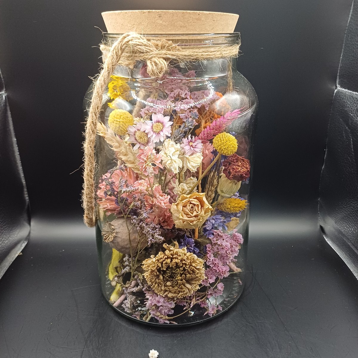 Grote vaas met droogbloemen incl. kurk en touw | decoratie | vaas | droogbloemen in fles | boeket | bloemstuk | interieur | bloemen in glas | fleurig | cadeau | gezellig | droogbloemen | woondecoratie