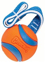 Chuckit Ultra Tug – Hondenspeelgoed – Hondenbal – Gemaakt van duurzaam rubber – Voor elk terrein – Maat M – Diameter 6 cm – Oranje – 1 stuks