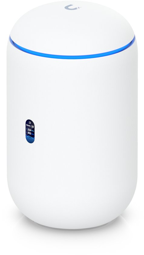 Witte, cilindrische router met een blauwe LED-ring en een klein display met netwerkgegevens.