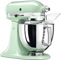 Pistachekleurige KitchenAid keukenmachine met RVS kom en spatdeksel.