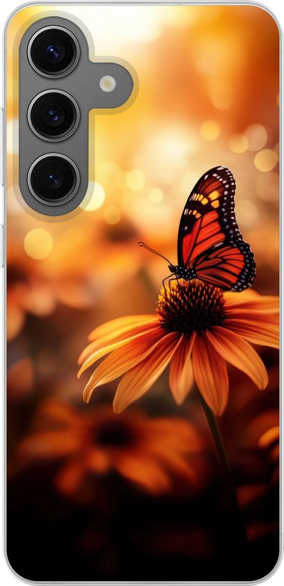 Coque de téléphone orange avec papillon sur fleur, lueur chaude de l'arrière-plan.