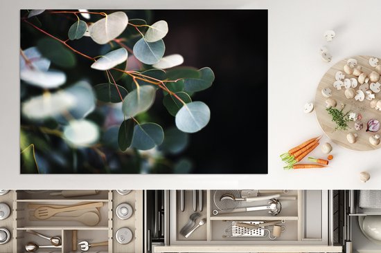 KitchenYeah® Inductie beschermer 76x51.5 cm - Eucalyptus bladeren aan takken - Kookplaataccessoires - Afdekplaat voor kookplaat - Inductiebeschermer - Inductiemat - Inductieplaat mat