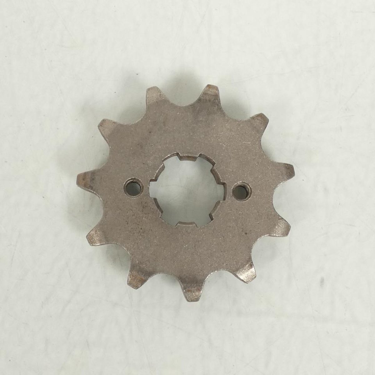 Pignon de sortie de boite JT Sprockets pour Moto Derbi 50 GPR 2006 à 2013 11 dents Pas 420 / JTF1128.11 Neuf