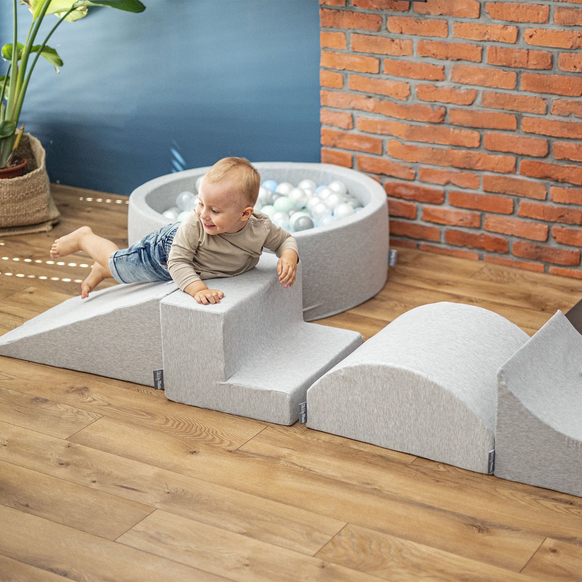 Piscine à Balles KiddyMoon 120x30cm - 1000 Balles 7cm - Sensorielle Et Sécurisée