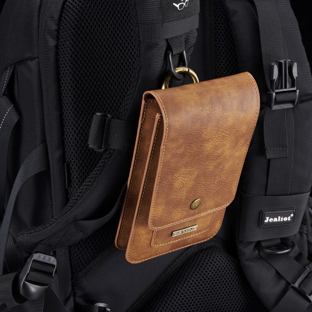 DG.MING Universele Leren Smartphone Case met Riemclip en Pasjeshouder - 6,5 tot 7 inch - Bruin
