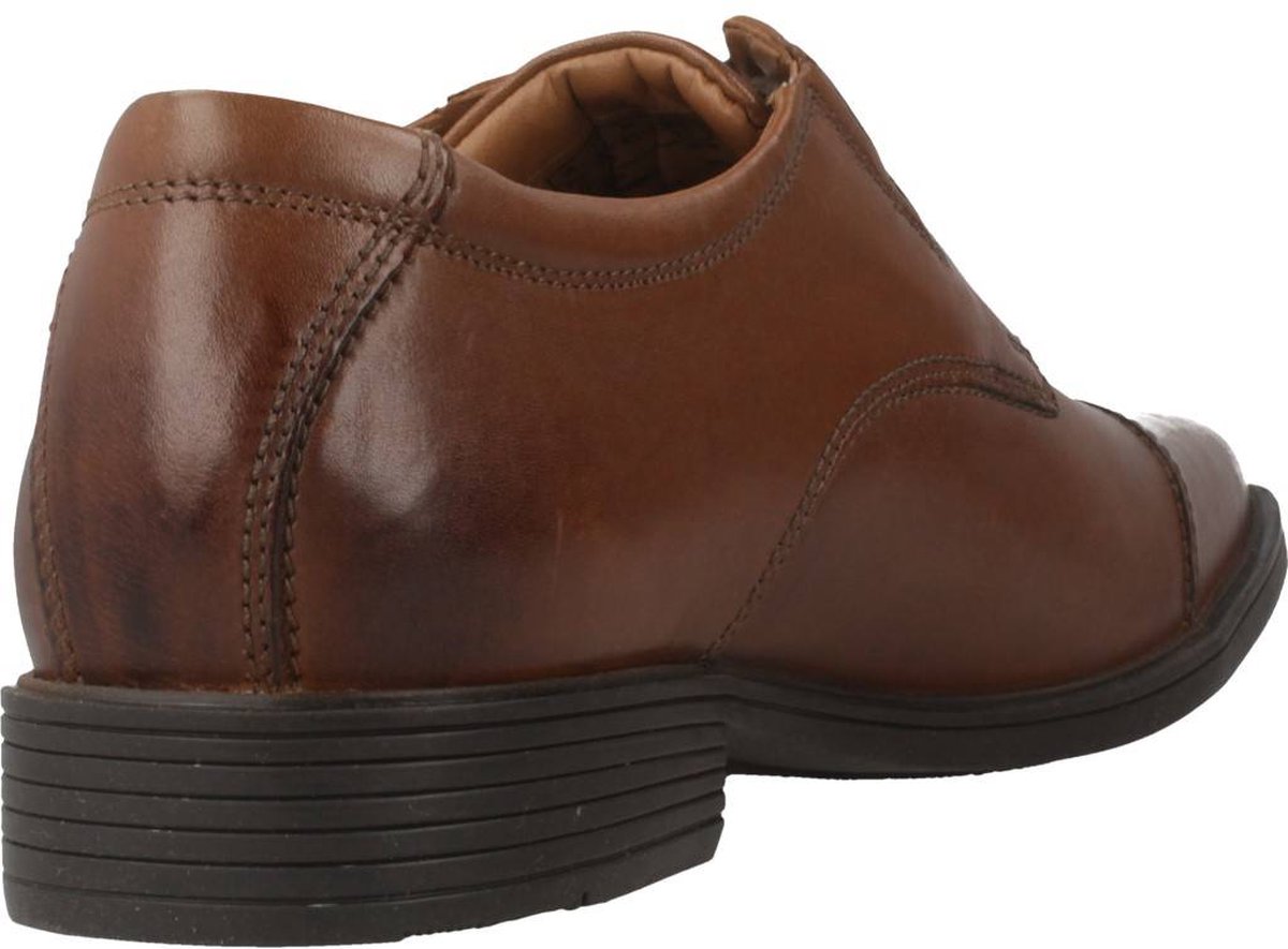 CLARKS Schnürschuhe Tilden Cap