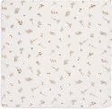 Witte hydrofiele doek met bruine print van konijnen, kuikens, bloemen en takjes.
