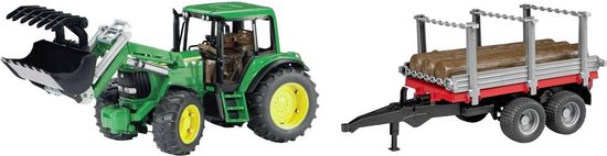 Groene Bruder John Deere 6920 tractor met frontlader en houten aanhanger.