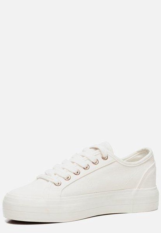 super cracks sneakers