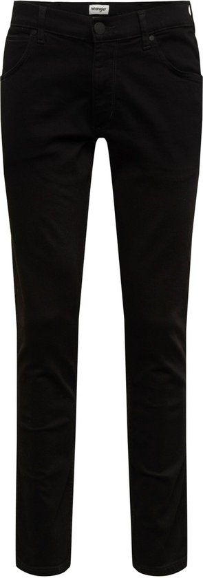 Zwarte jeans, recht model, op een witte achtergrond.