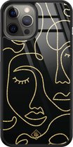 Casimoda® hoesje - Geschikt voor iPhone 12 Pro Max - Abstract Faces - Luxe Hard Case Zwart - Backcover telefoonhoesje - Zwart