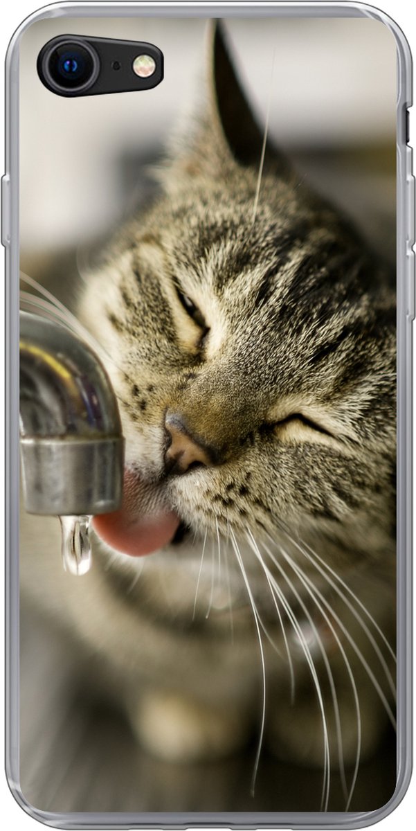 Telefoonhoesje Geschikt voor iPhone SE 2022 hoesje - Kat - Kraan - Drinken - Siliconen Telefoonhoesje Telefoonhoesje