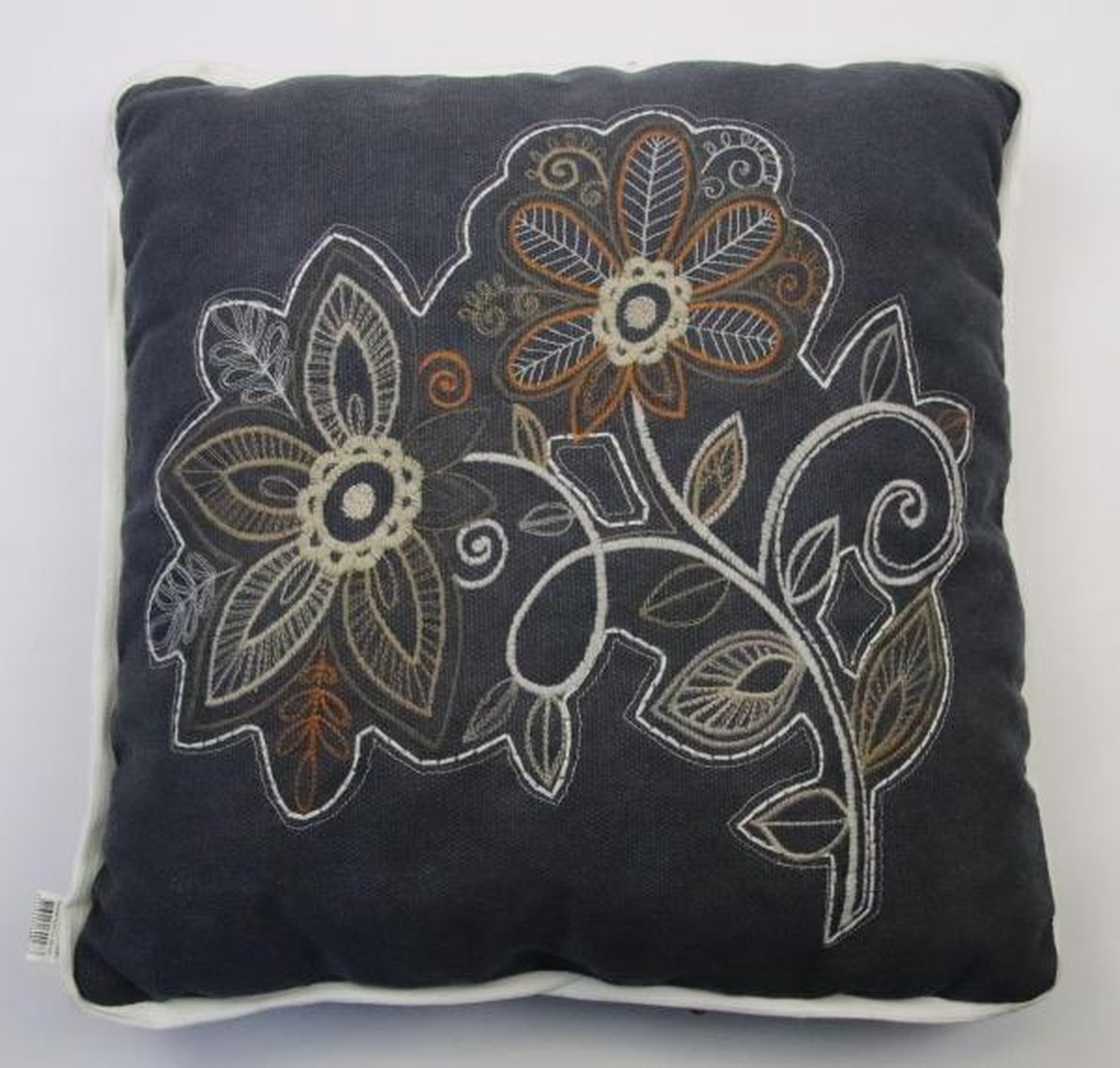 Madison sierkussen 50x50 cm Emborderie flower taupe