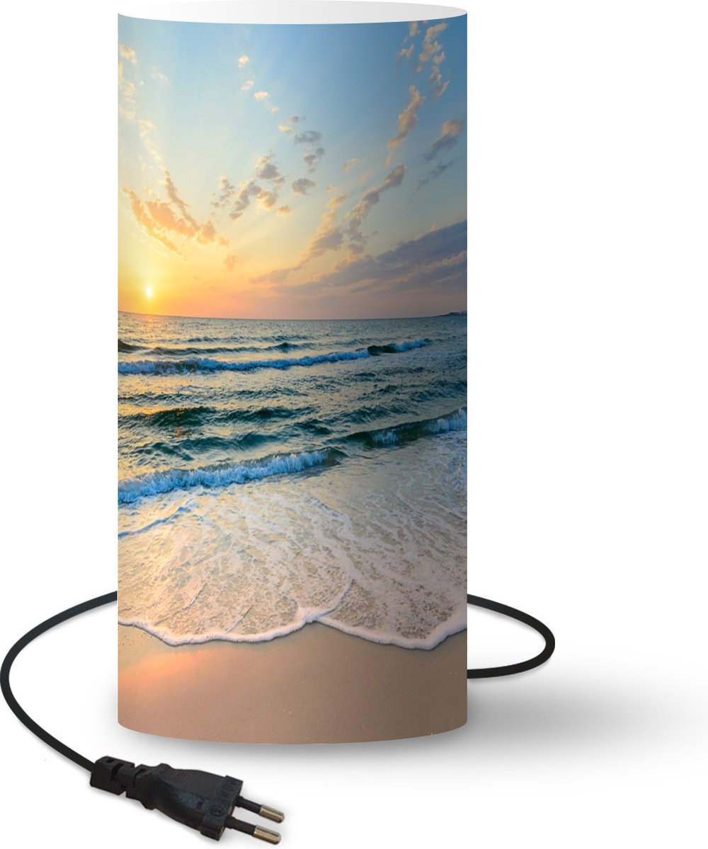 Lamp - Nachtlampje - Tafellamp slaapkamer - Strand - Zee - Zonsondergang - Golf - 33 cm hoog - Ø15.9 cm - Inclusief LED lamp