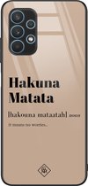 Casimoda® hoesje - Geschikt voor Samsung Galaxy A32 5G - Hakuna Matata - Luxe Hard Case Zwart - Backcover telefoonhoesje - Bruin/beige
