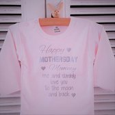Baby Rompertje tekst mama eerste moederdag cadeau | Happy first mother’s Day mommy me and daddy love you to the moon and back | lange mouw | roze zilver maat 74-80