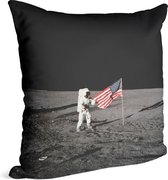 Exploring lunar ocean of storms (maanlanding) - Foto op Sierkussen - 60 x 60 cm