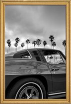 JUNIQE - Poster met houten lijst Californië Corvette auto -13x18