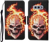 Voor Samsung Galaxy S10e Gekleurde Tekening Patroon Horizontale Flip Leren Case met Houder & Kaartsleuven & Portemonnee & Lanyard (Vlam Schedel)