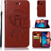 Windgong Uil Embossing Patroon Horizontale Leren Flip Case voor Galaxy A20e, met Houder & Kaartsleuven & Portemonnee (Bruin)