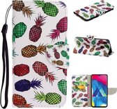Voor Samsung Galaxy A20 / A30 Gekleurd tekeningpatroon Horizontaal Flip TPU + PU lederen tas met houder & kaartsleuven & portemonnee & lanyard (gekleurde ananas)