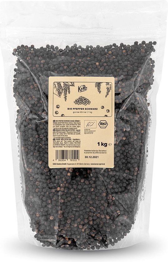 Zak van 1 kg biologische zwarte peperkorrels, met het etiket zichtbaar.