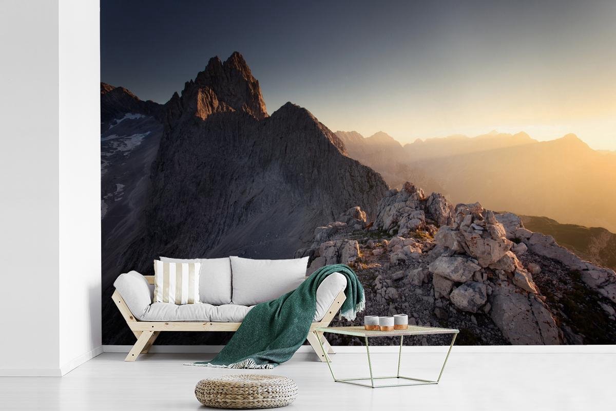 Behang - Fotobehang Uitzicht over de bergen - Breedte 330 cm x hoogte 220 cm