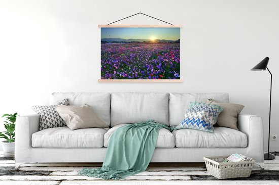 Champ de fleurs plein de fleurs violettes et roses au crépuscule 120x80 cm