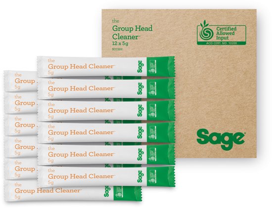 Zes zakjes 'the Group Head Cleaner 5g' liggen op een bruine verpakking met het Sage logo en 'Certified Allowed Input'.