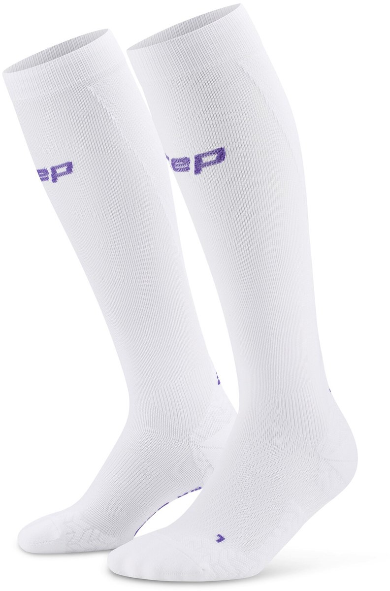 CEP Core Run Ultralight Compressiekousen - Wit