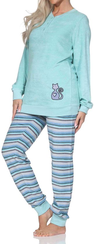 Dames pyjamaset, lichtblauwe badstof top met kattenprint, gestreepte broek.