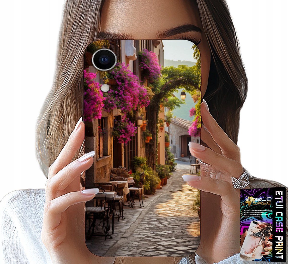 iPhone XR hoesje - Schilderachtige straat met een café + glas