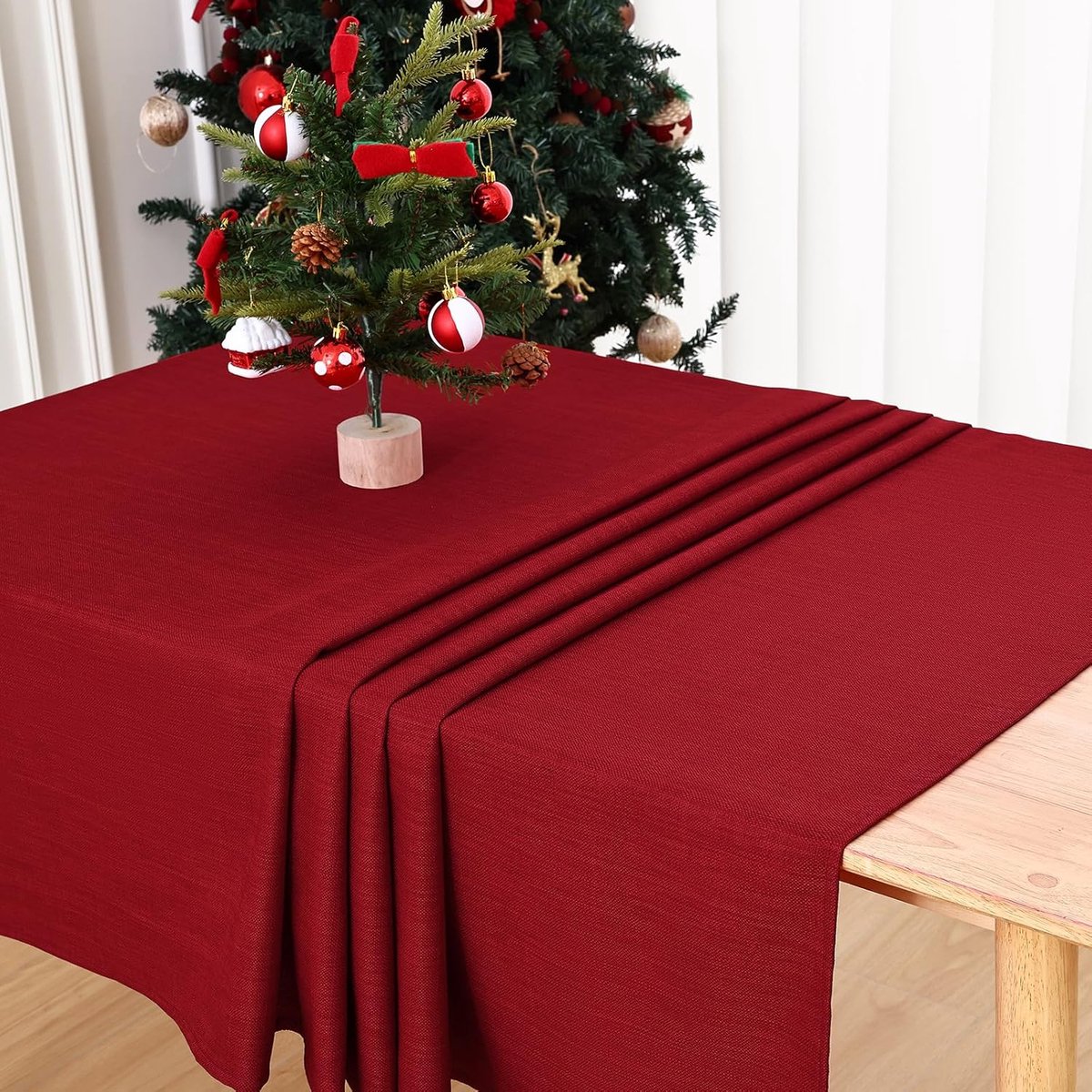 Kerst tafelkleed rechthoekig 140 x 200 cm waterafstotend lotuseffect wasbaar