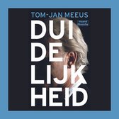 Boekomslag met portret van Tom-Jan Meeus. De titel 'DUIDELIJKHEID' staat in grote witte letters op de voorgrond.
